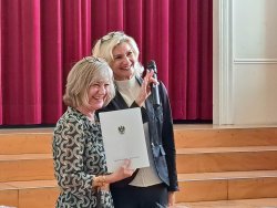 Verleihung durch Mag.a Cornelia Arnold