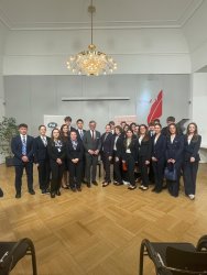 ERICs treffen im Presseclub Concordia Finanzminister Magnus Brunner