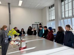 Lehrausgang der 4b zur Firma Olbrich AVR