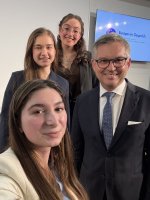 Podiumsdiskussion mit Magnus Brunner