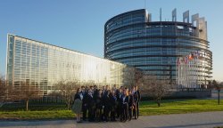 Maria Regina International vor dem EU Parlament in Strassburg