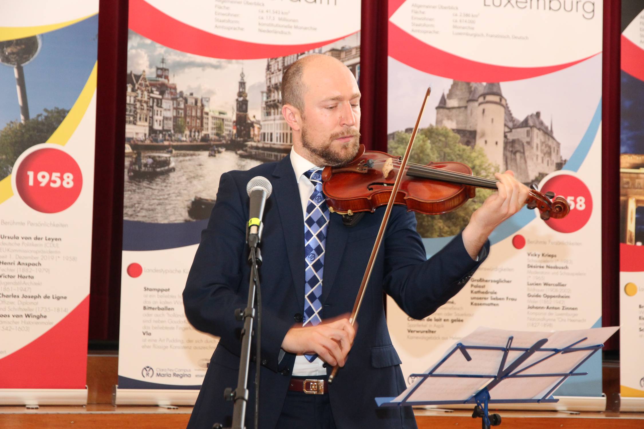 Musikalische Begleitung Prof. Winkler Musikalische Begleitung Prof. Winkler