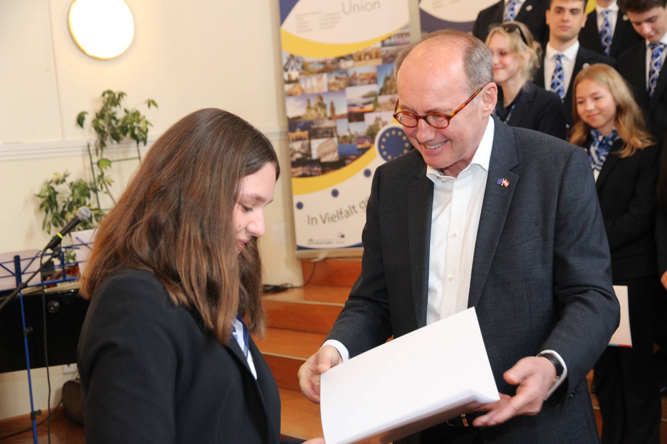 Juniorbotschafterin Caroline Witzemann Juniorbotschafterin Caroline Witzemann